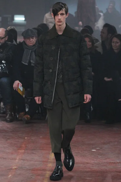 Look 13